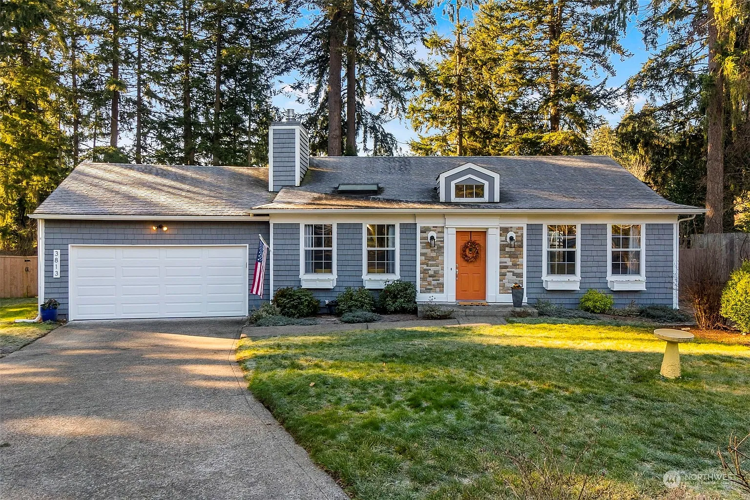 3813 Vassar Loop SE photo 1