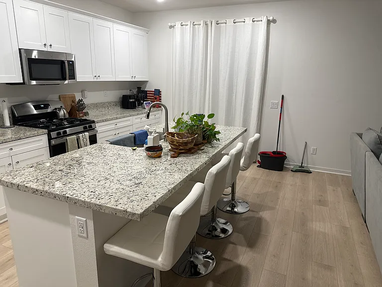29164 Venice Pl — Photo 1