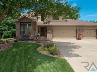 3504 E Braeburn Cir, Sioux Falls, SD 57103