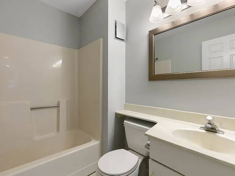 8 Locust Ln #4 — Photo 22