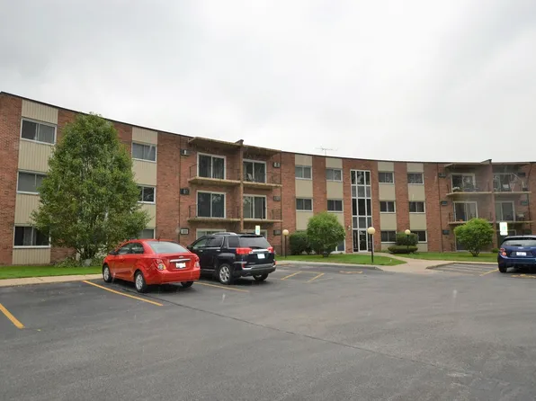 9716 S Karlov Ave #2203, Oak Lawn, IL 60453