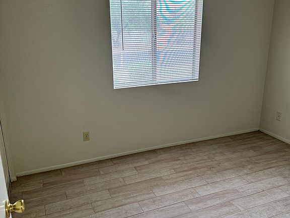 5th image of 1109 W Auburn Dr