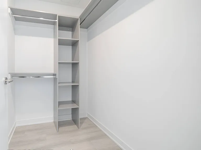 57 Spadina Ave #504 — Photo 16