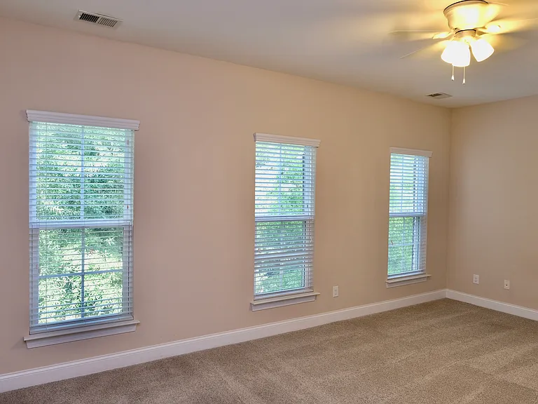 10220 Vanguard Pkwy — Photo 45