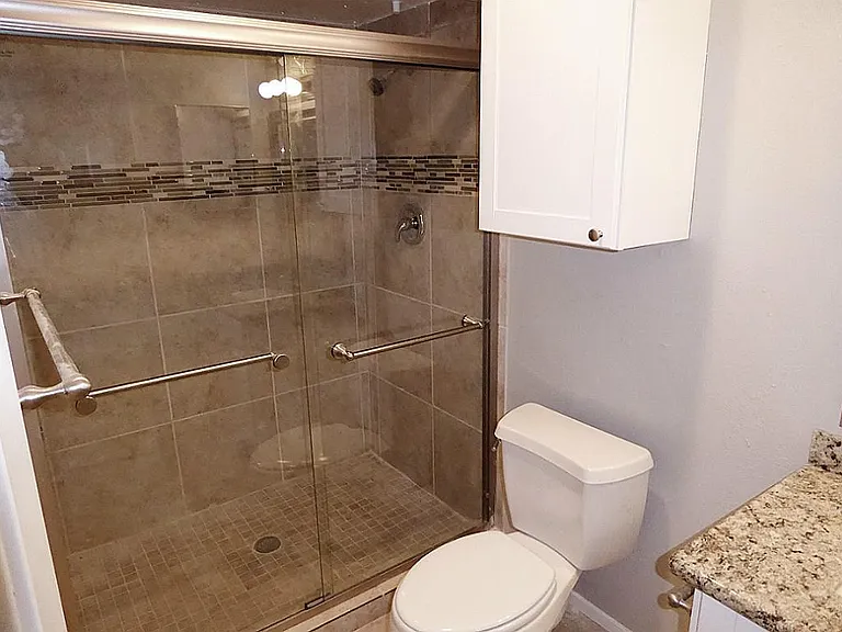 4406 Kinloch Dr — Photo 15