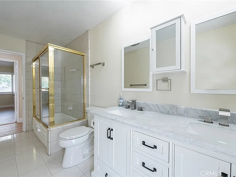 24221 Hatteras St — Photo 39