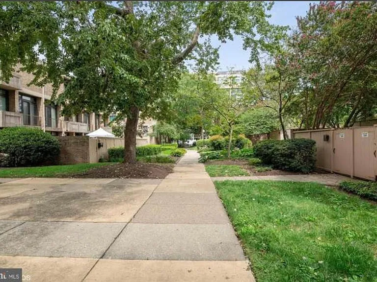 274 M St SW #274 — Photo 2