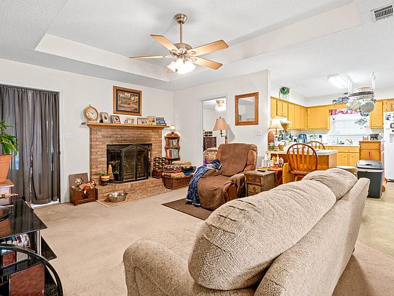 5th image of 369 Delta Dr