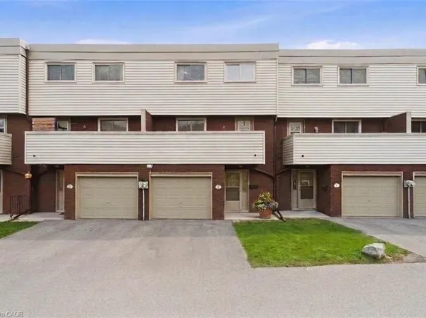 23 Watsons Ln #6, Hamilton, ON L9H 5G9