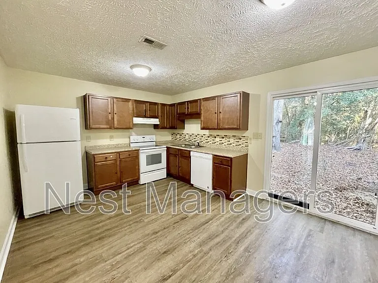 5852 Aftonshire Dr — Photo 7