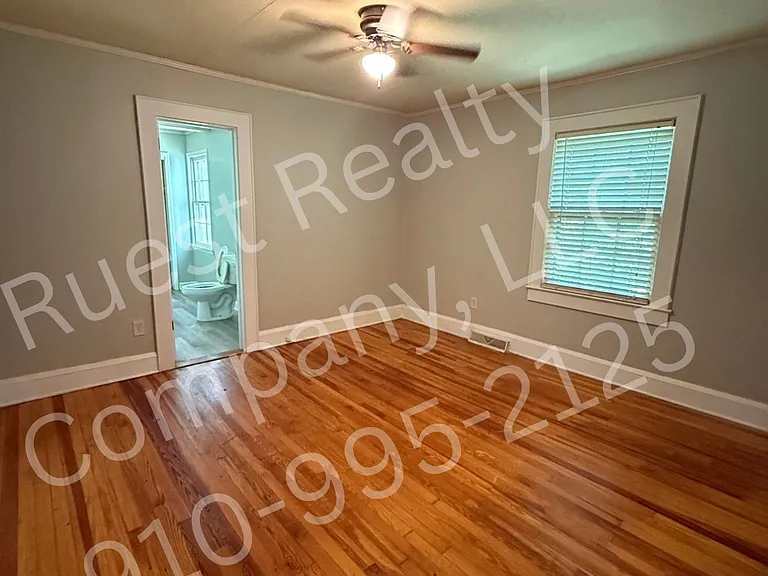 401 Dogwood Ln — Photo 7