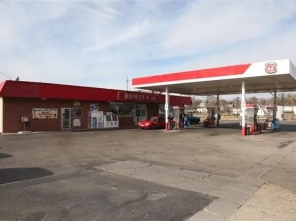 108 Center Ave, Janesville, WI 53548