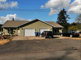 533 SW Douglas St, Mill City, OR 97360