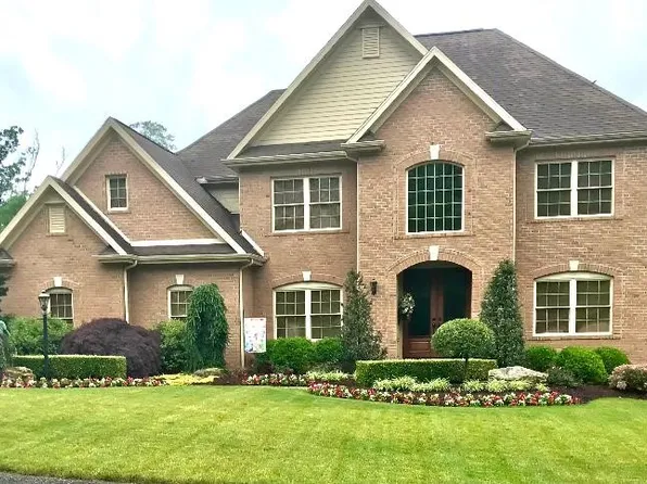 4600 Forest Ridge Ct, Murrysville, PA 15668