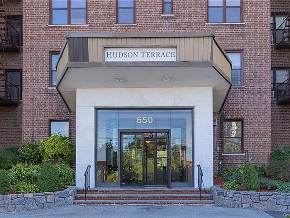 3rd image of 650 Warburton Ave APT 4I