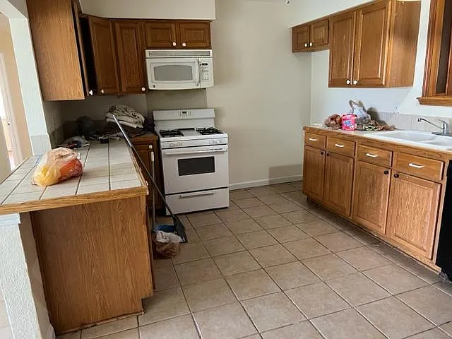 716 N Pierce Ave — Photo 3