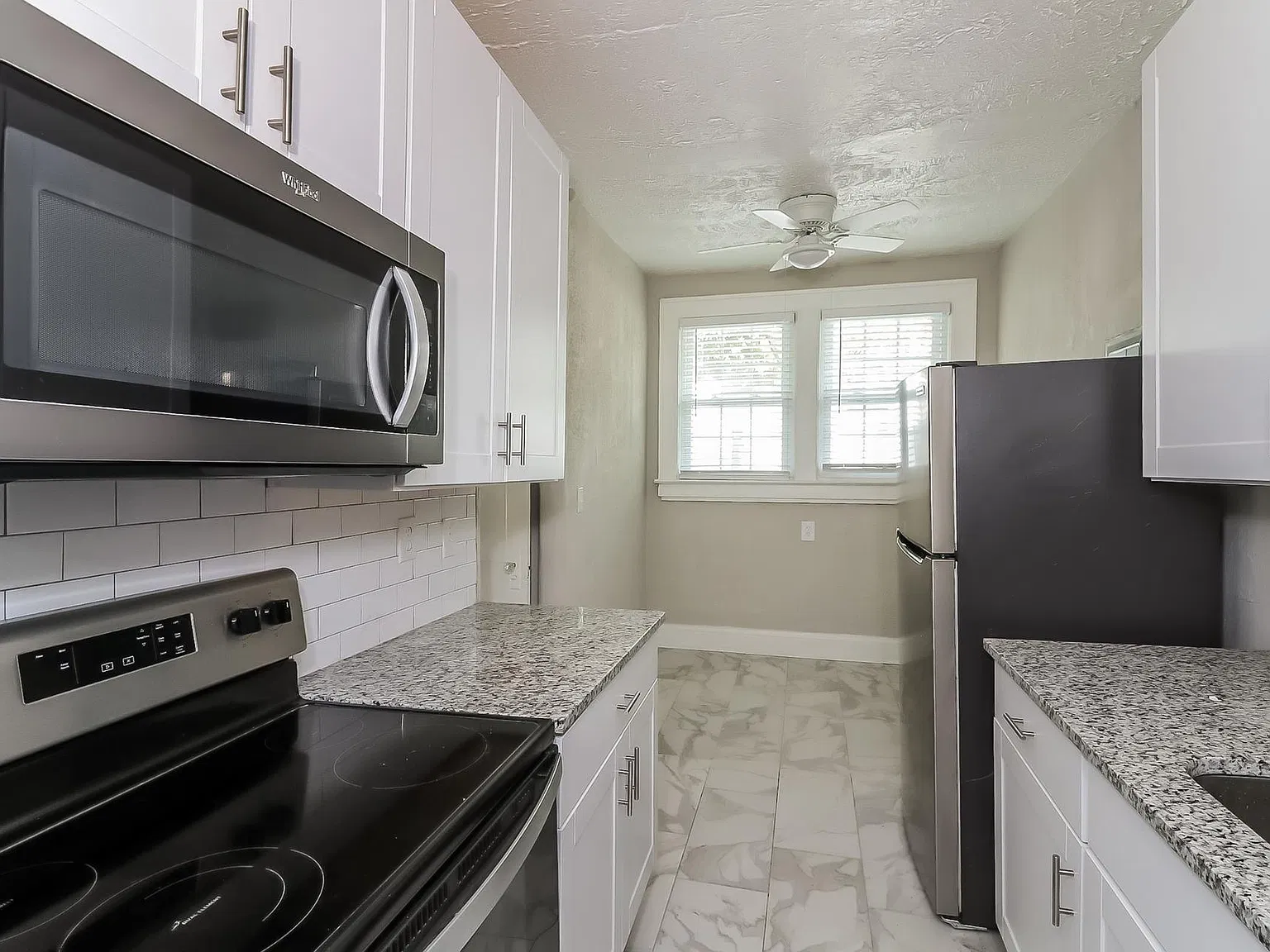Studio, 650 sqft, $1,400 — Photo 2