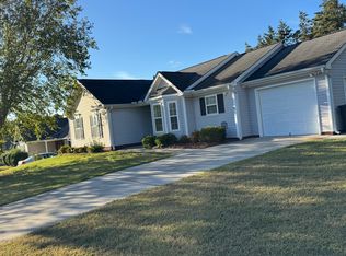 2475 Somerset Place Dr, Winston Salem, NC 27103