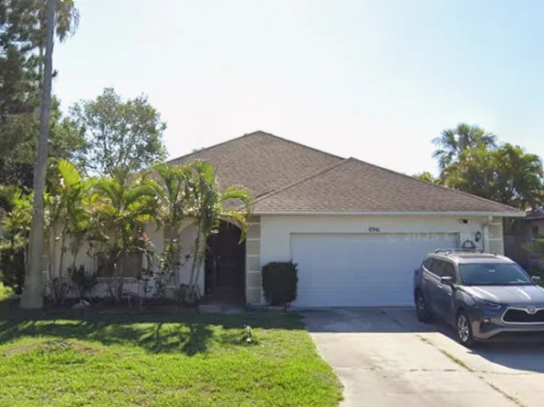 6941 42nd Ct E, Sarasota, FL 34243