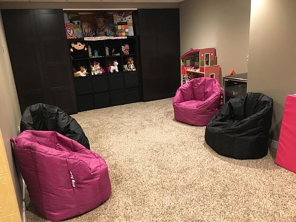 Kid/game/TV/study room