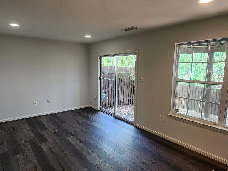 45512 Lakemont Sq — Photo 17