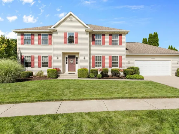 51069 Woods Run Ct, Granger, IN 46530