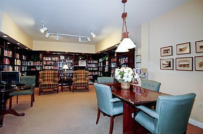 5th image of 605 Barrington Ave APT 354