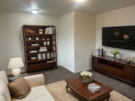 4th image of 1405 N Lincoln St APT 14