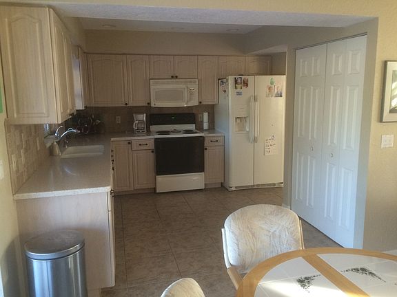 5th image of 1092 S Hartsdale St
