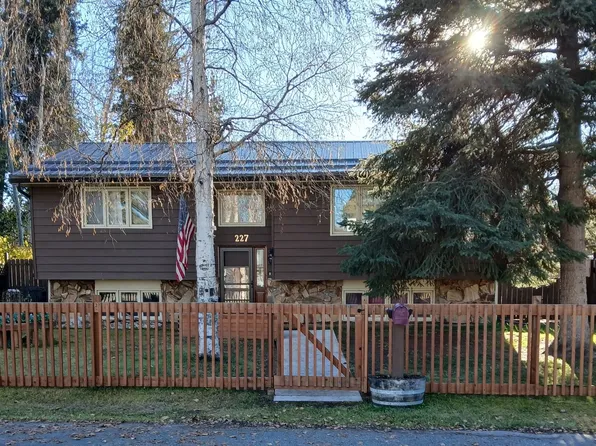 227 Eureka Ave, Fairbanks, AK 99701