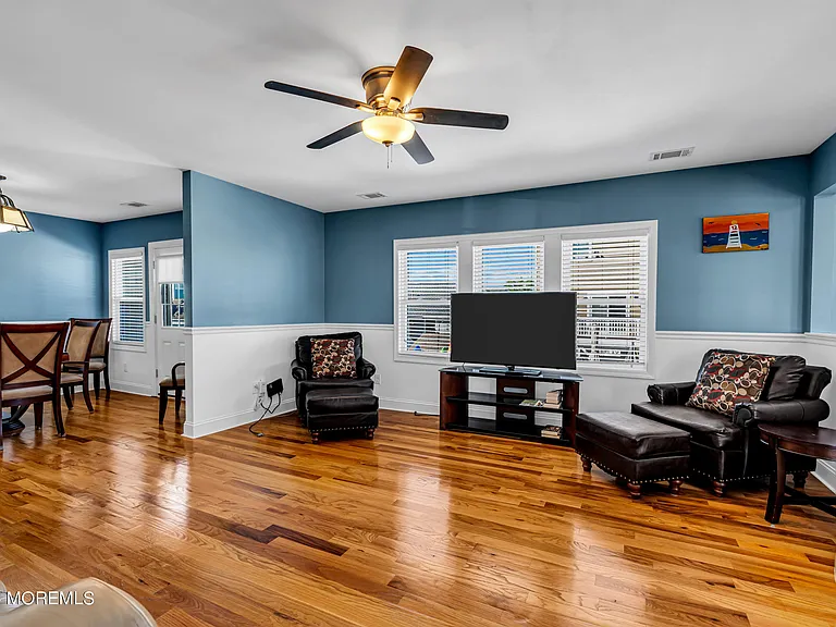 10 Pershing Ave #FRONT — Photo 3