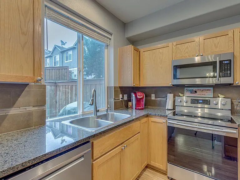 20855 SW Skiver St — Photo 10
