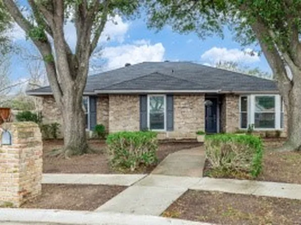 2302 Royal Oaks Cir, Garland, TX 75040