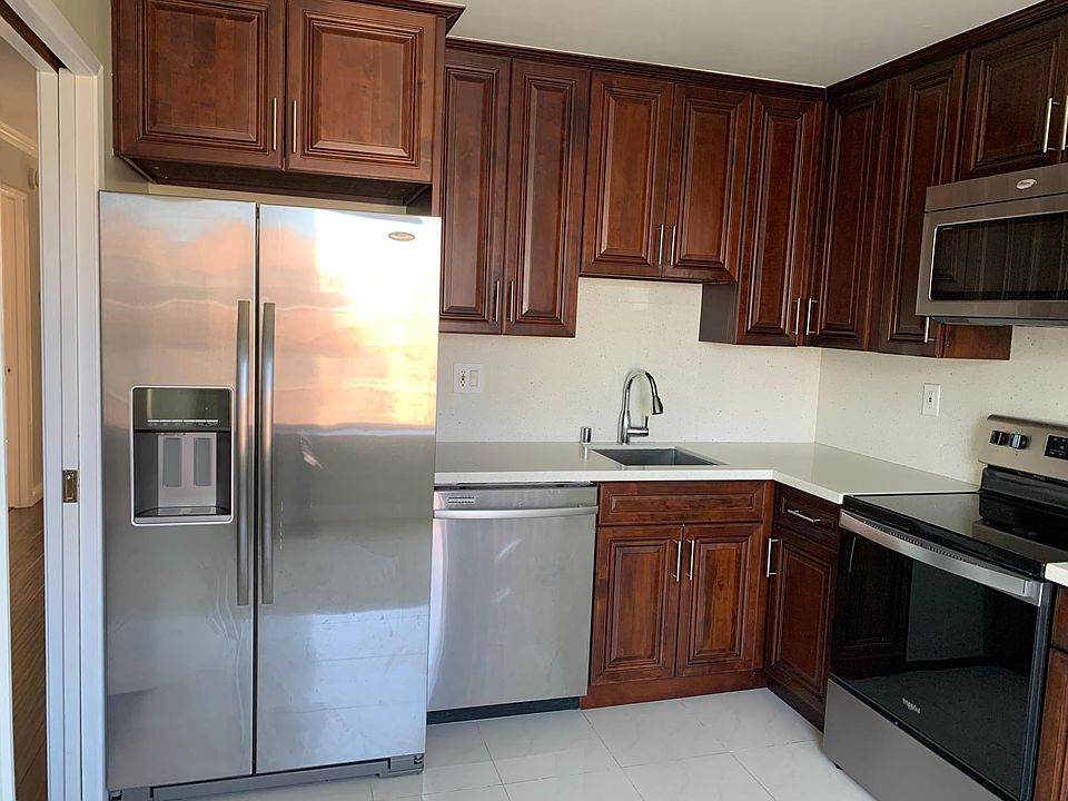 1st image of 228 23rd Ave APT 3