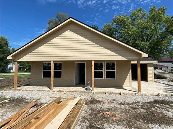 102 S Indiana St, East Lynne, MO 64743