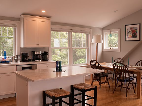 2nd image of 151 South St #30