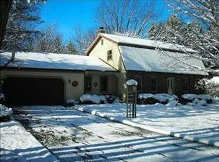 50955 Country Knolls Dr, Granger, IN 46530