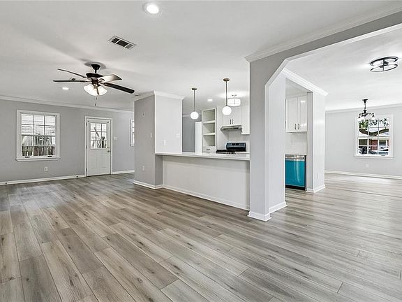 4th image of 3555 Somerset Dr