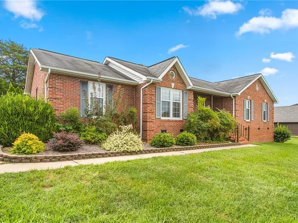 5763 Racine Rd, Randleman, NC 27317