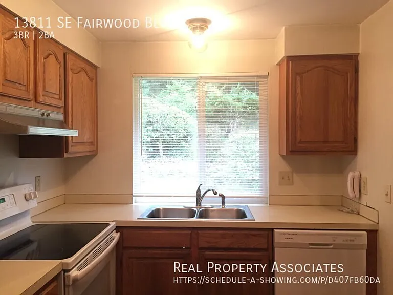 13811 SE Fairwood Blvd — Photo 24