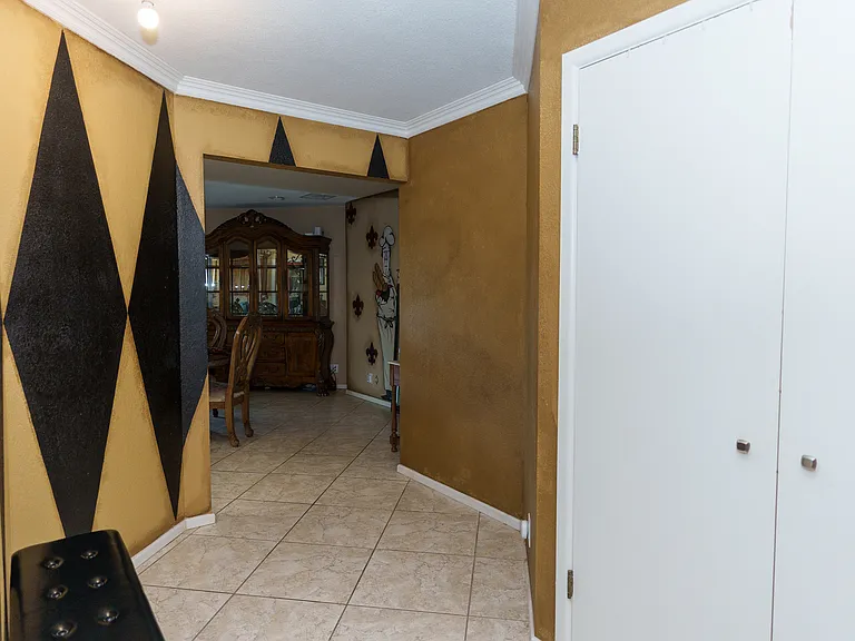 10 Cambridge Ct — Photo 5
