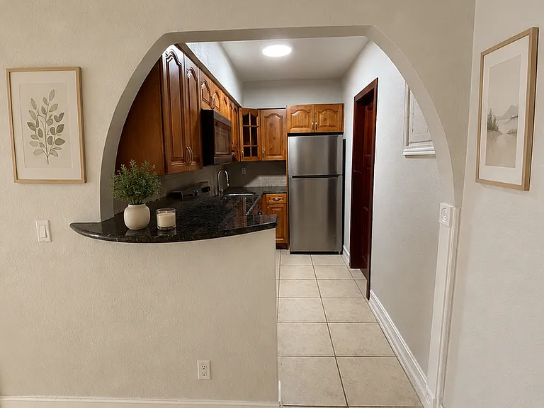 Bellagio Apartments — Photo 11