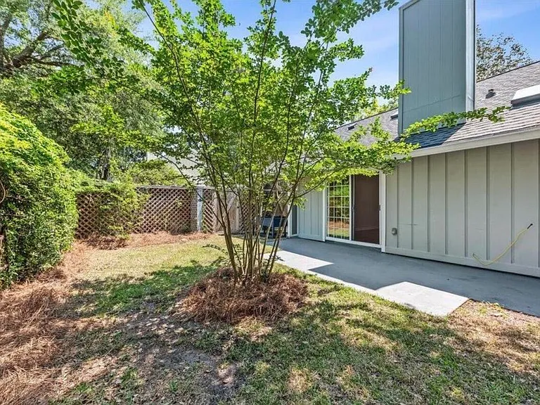 1120 Daffodil Ln — Photo 21
