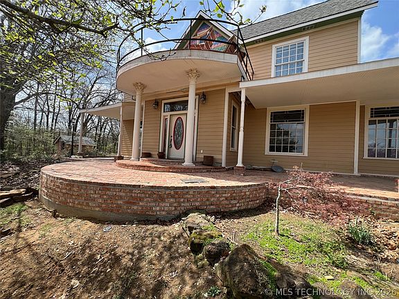 3rd image of 3075 Sawmill Rd