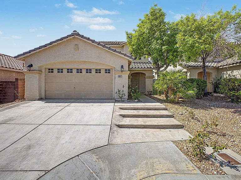 10547 Lilac Tree Ave — Photo 2