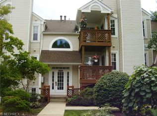 1328 Cedarwood Dr APT D2, Westlake, OH