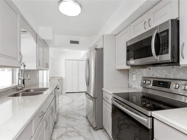 7906 NW 74th Ave, Tamarac, FL 33321