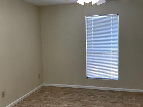 5th image of 1931 Greenbriar Colony Dr #D