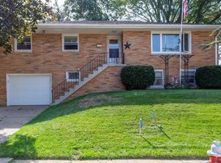 2118 Jonathan Ln, Dubuque, IA 52001