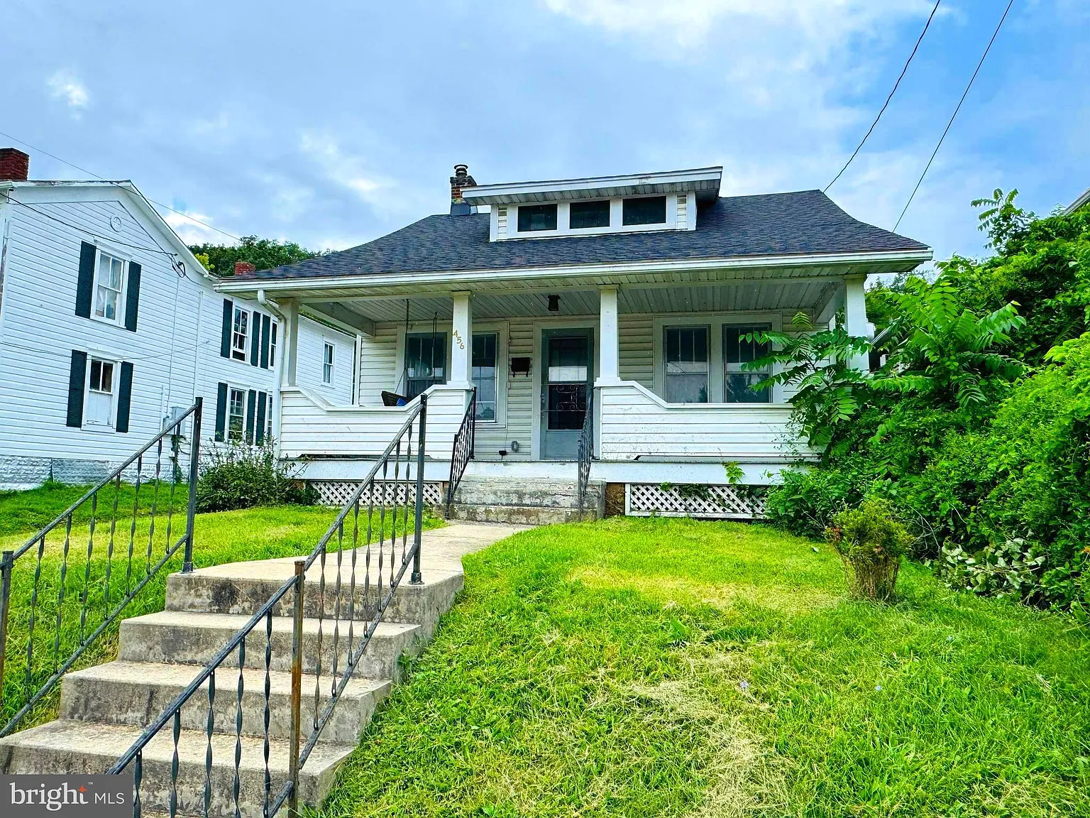 456 E Main St photo 1